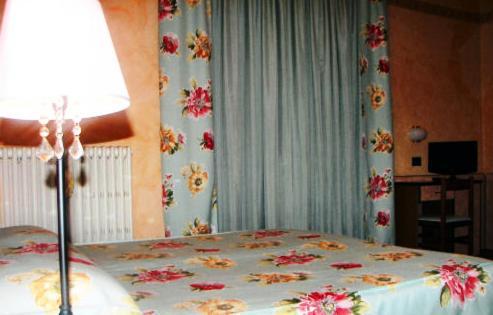 Albergo Sangrila Ланцо Торинезе Екстериор снимка